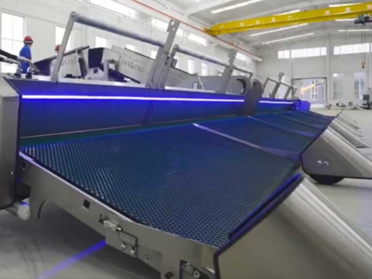 Our chicken catcher machine 9 m can collect 8000-12000 broilers per hour.