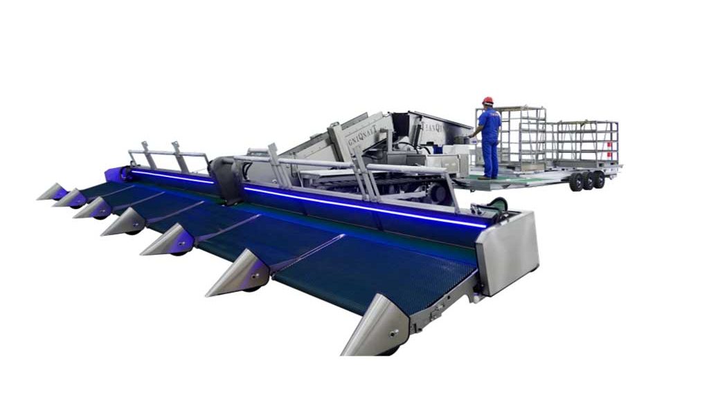 Our-chicken-catching-machine-9-m-collect-8000-12000-birds-per-hour. Our chicken catching machine 9 m collect 8000-12000 birds per hour.